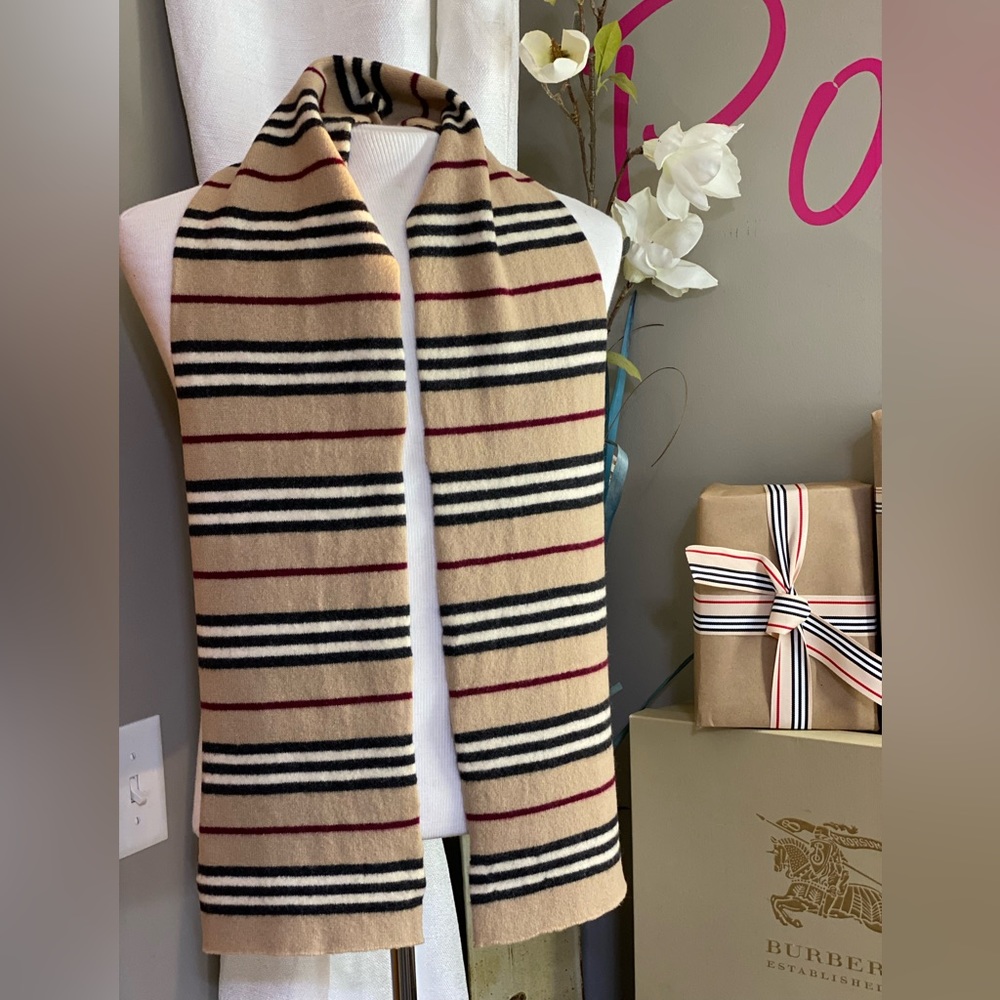 Mens BURBERRY NOVA STRIPE🔥💯% Lambswool UPSCALE SCARF🔥PRISTINE🔥NEW🔥63”x8”🎁 - Picture 3 of 11